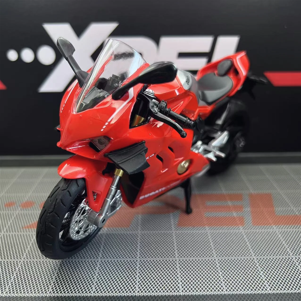 

1:12 DUCATI V4S motorcycle High Simulation Diecast Metal Alloy Model car Sound Light Collection Kids Toy Gifts M17