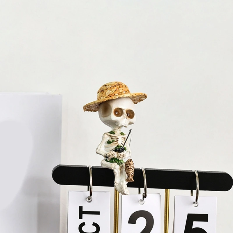 2024 New Eerie Resins Skeleton Miniature with Straw Hat Halloween Garden Fountains Decors