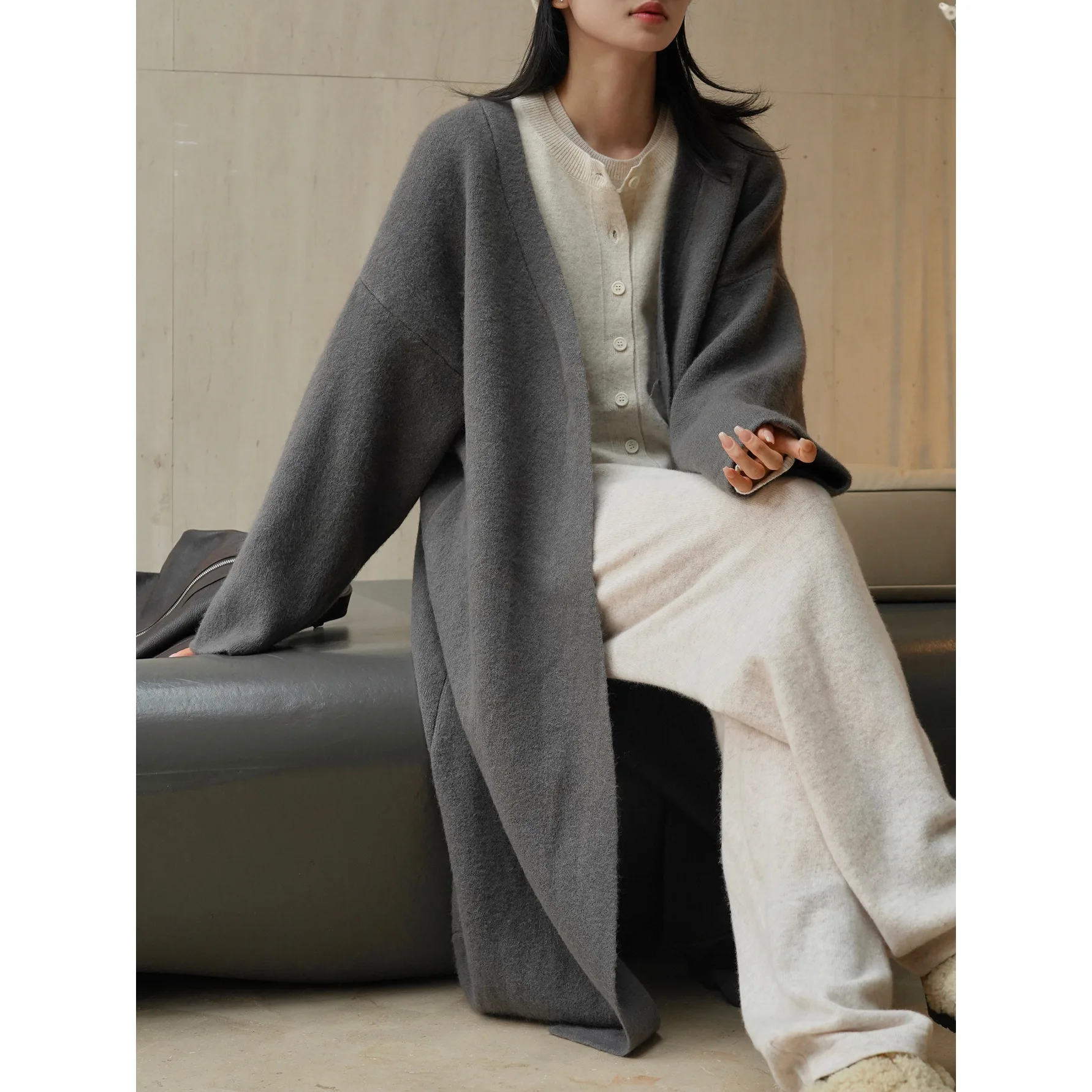 Autumn and Winter Women\'s Casual Solid V-Neck Long Sleeve Loose Long Cardigan Sweater