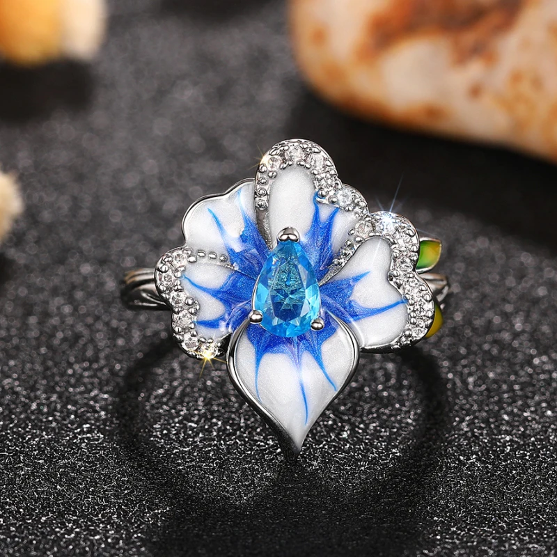 Huitan, diseño único de flor azul esmaltado, anillos para mujer, pera, cielo azul, CZ, anillos estéticos para mujer, joyería elegante para fiesta de boda para mujer