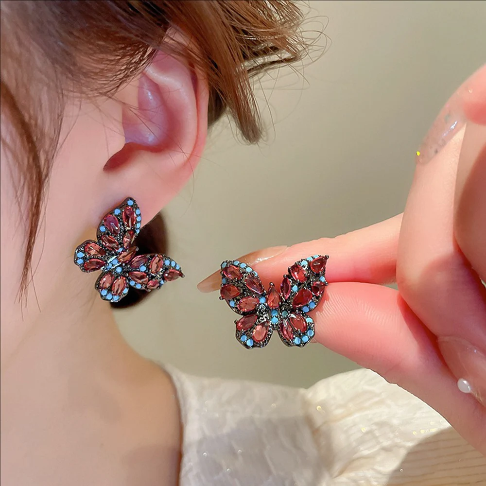 

Silvery Needle Retro Unique Zircon Butterfly Earrings Korean Niche And High-end Ear Studs Light Luxury Elegant Jewelry For Women