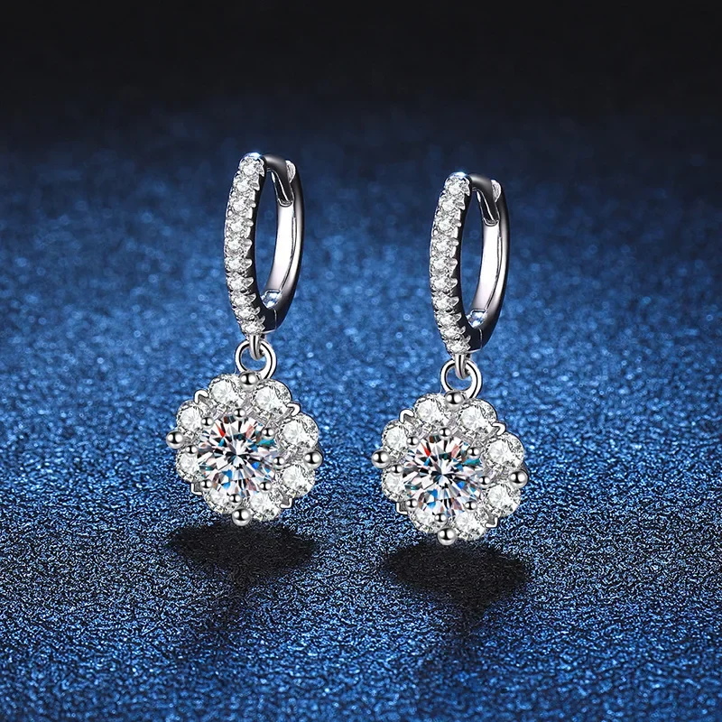 

18K platinum diamond earrings plated with PT950 platinum bloom moissanite earrings 50 points D color women's earrings