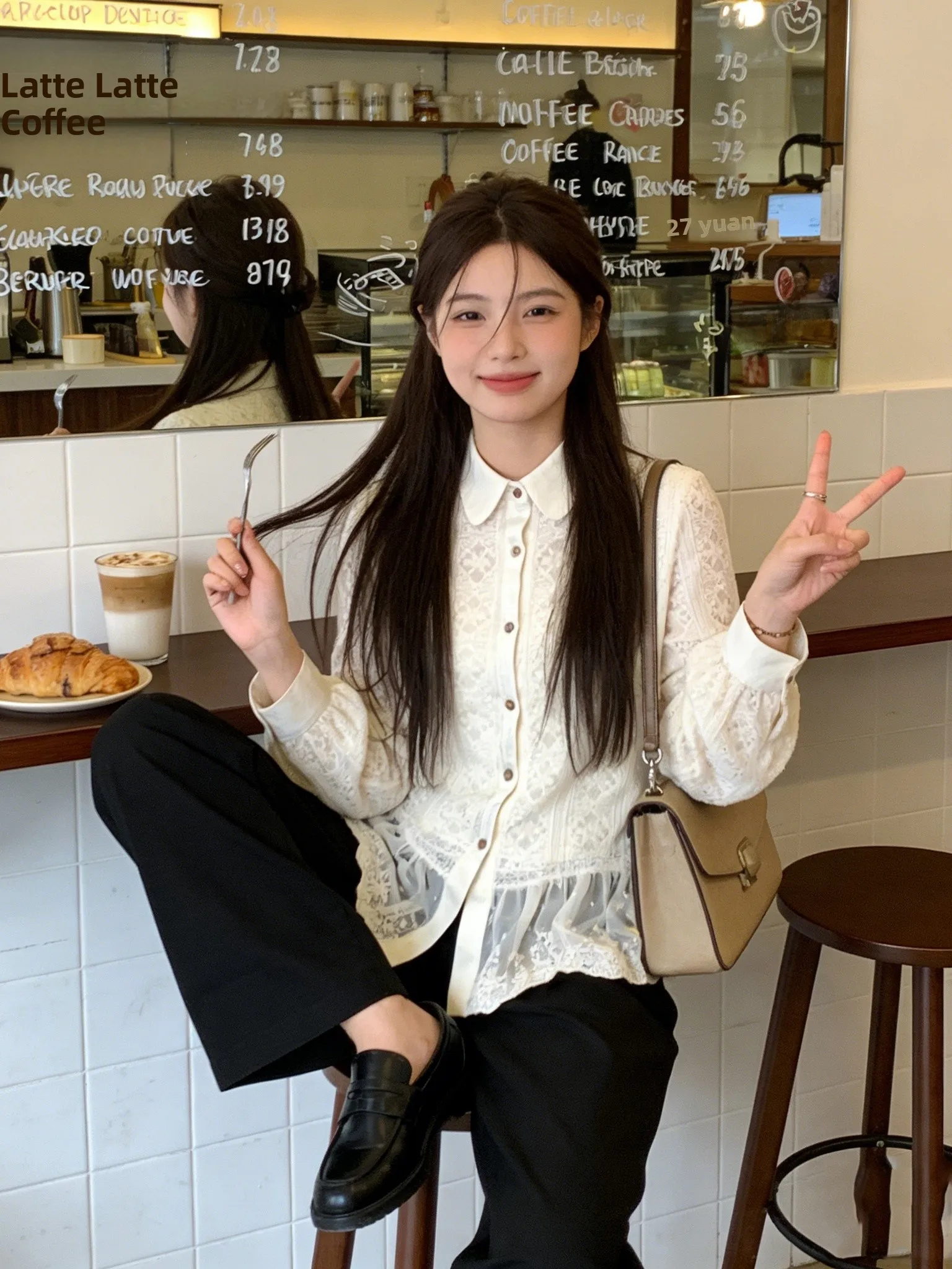 

Elegant Lightweight Luxury Lace Patchwork Turn-down Collar Heavy Embroidery Loose Slimming Women's Shirt Early Spring Base La...