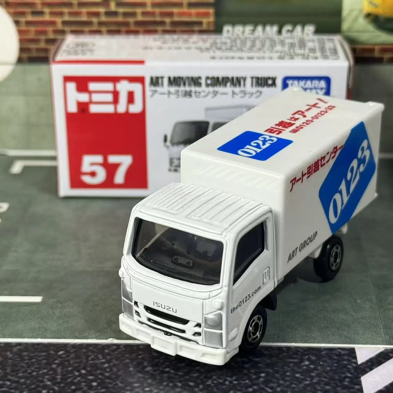 Tomica Regular Series No.57 Art Moving Center Truck Takara Tomy Diecast Truck Model Gift For Children