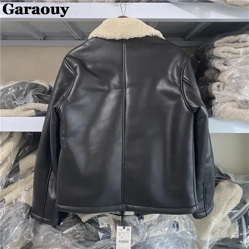 Garaouy 2023 Winter Men Simple Vintage Thick Lapel Zipper Faux Leather Lambswool Coats Warm Motorcycle Jackets Male Outwear New