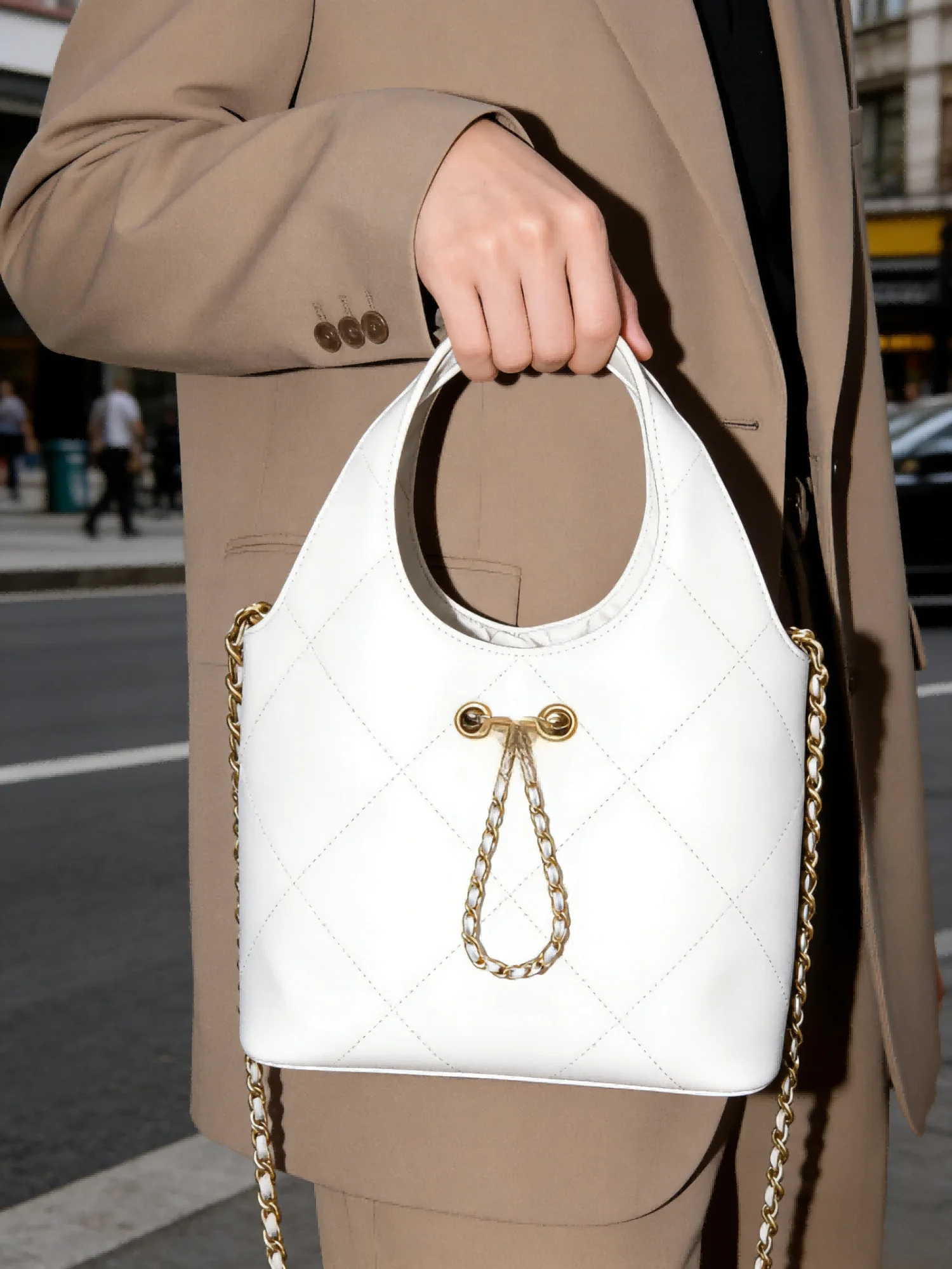 

Minimalist White Hobo Shoulder Bag, Soft Slouch Crossbody Purse, Chic Daily Handbag with Quilted Detail for Casual Occasions