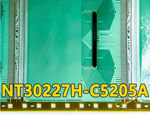 

NT30227H-C5205A New Original Coil COF/TAB LCD Driver IC 1PCS