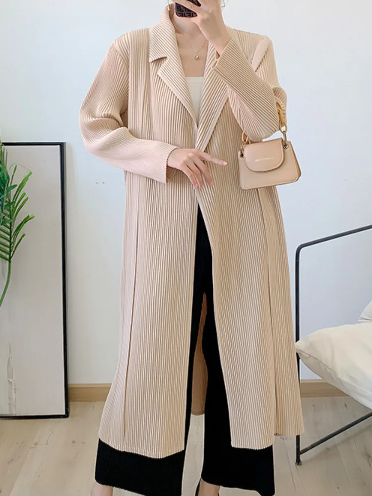 LANMREM Autumn Pleated Mid Length Coat Women Versatile Single Button Solid Color Windbreaker Fashion 2024 New Clothing 32C1348