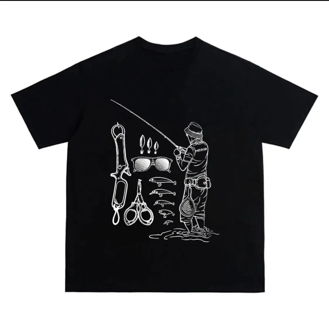 

The trendy fishing enthusiast Lu Ya is wearing a short-sleeved T-shirt as a base layer, which is made of pure cotton and loose