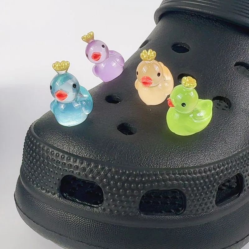 Schuh-Charms-Set, Zubehör, Loch, Schuhschnalle, niedliche leuchtende Krone, Ente, ABS, Schuhe, Dekorationen für Sandalen, Strandtasche, DIY-Geschenk