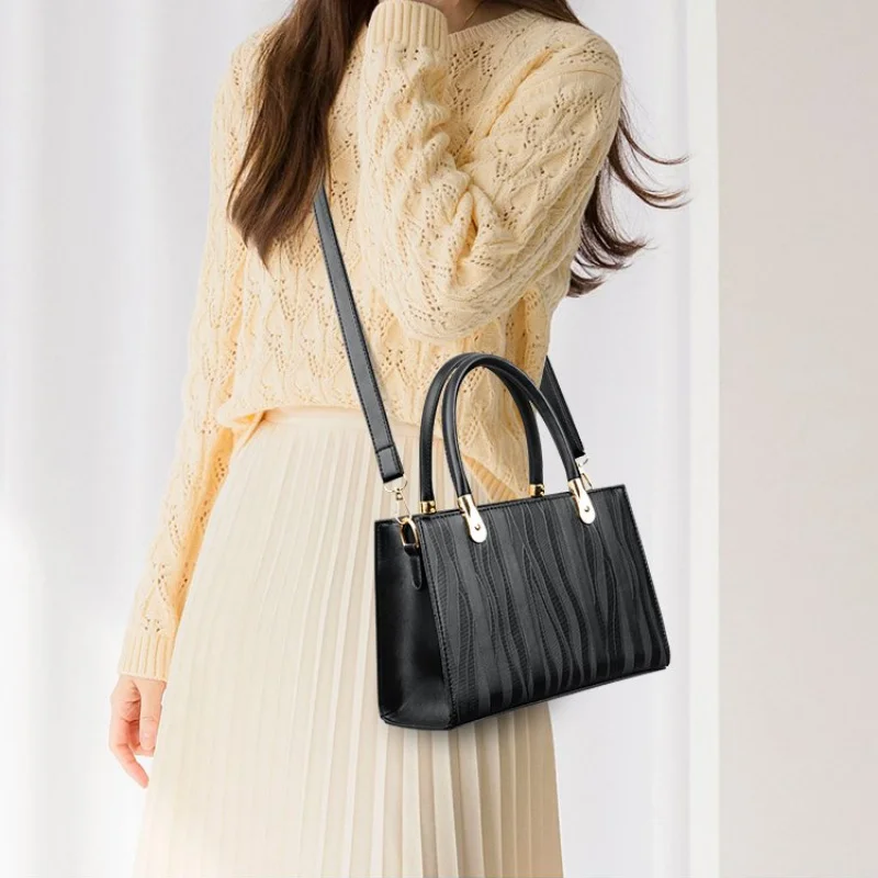 

Минималистичная простая винтажная кожаная большая сумка для женщин с модным однотонным и шикарным дизайном