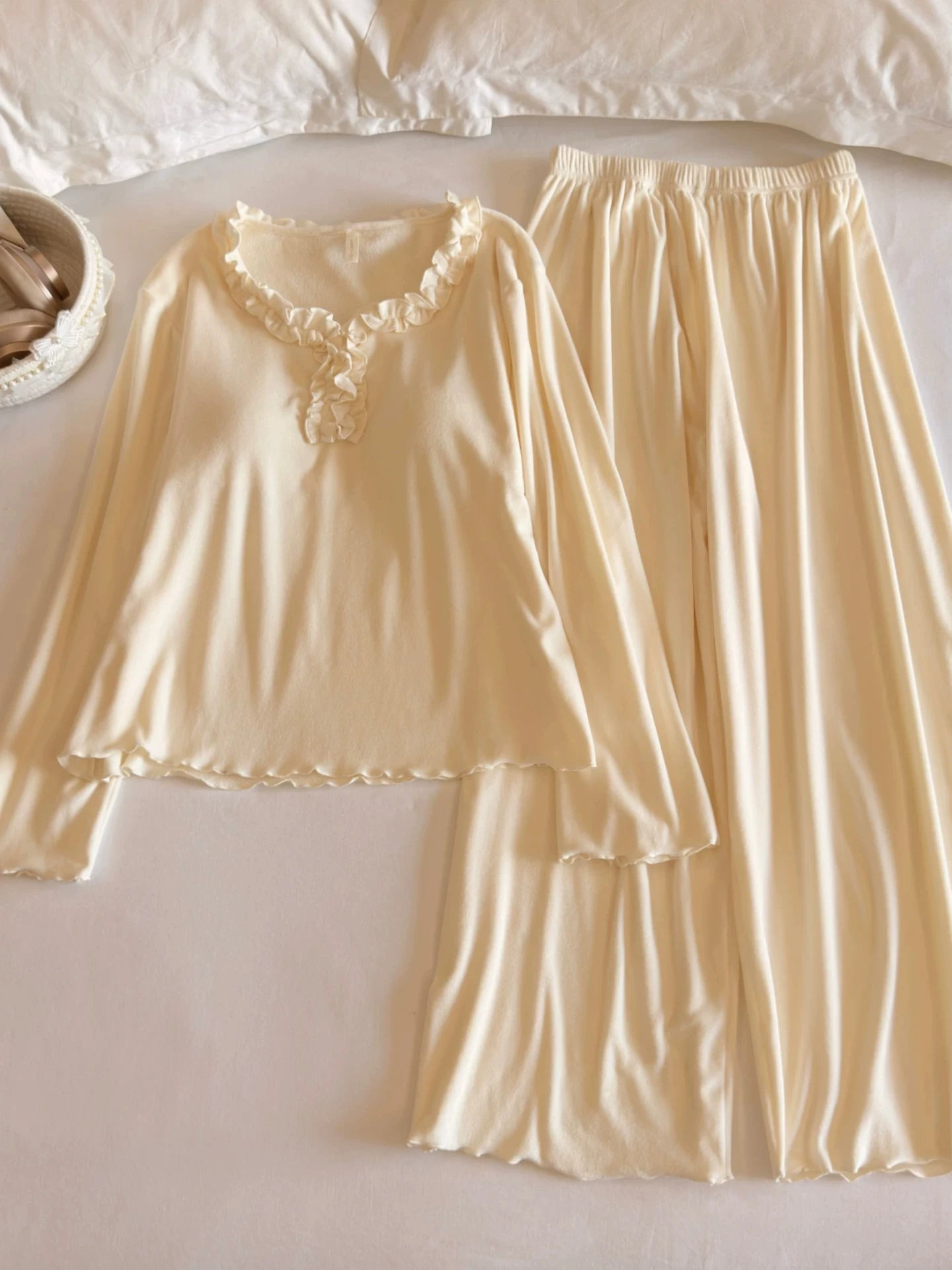 thickened-long-sleeve-island-velvet-sleepwear-set-for-women-home-clothes-warm-cozy-autumn-winter-leisure-style-round-neck