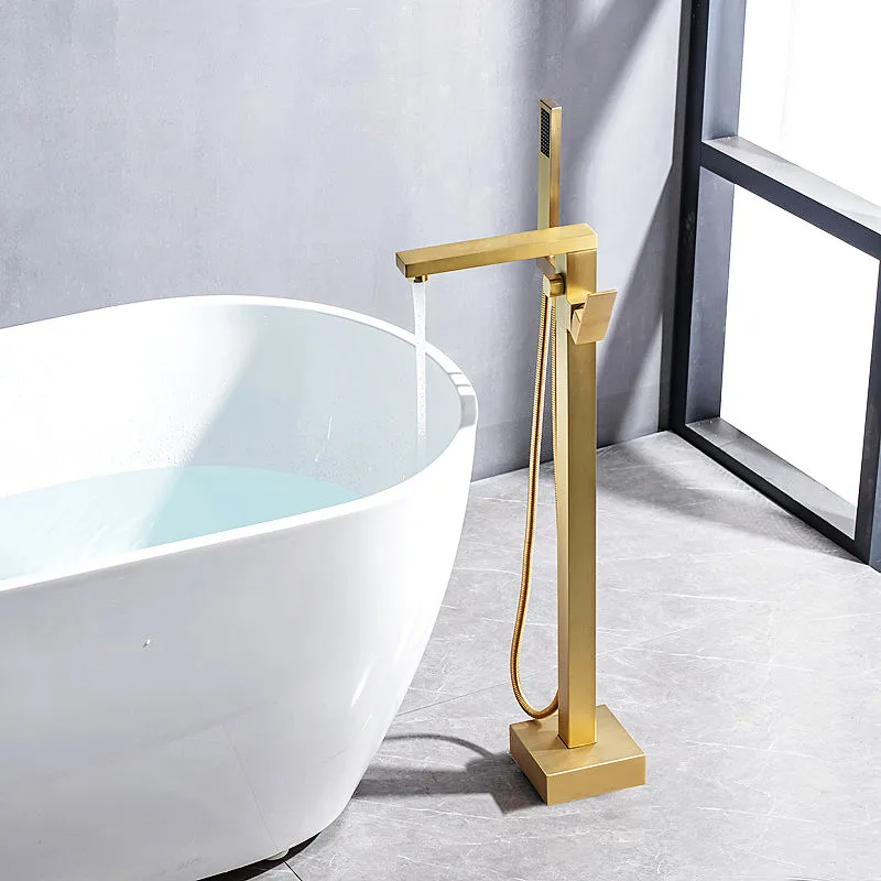 

All copper cold and hot floor type bathtub faucet, wooden bucket upright basin beside the tub