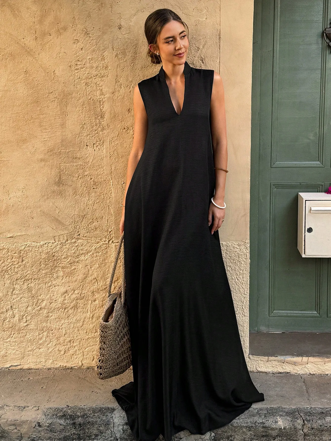 

Женское черное платье макси А-силуэта без рукавов с V-образным вырезом, свободного кроя, повседневное