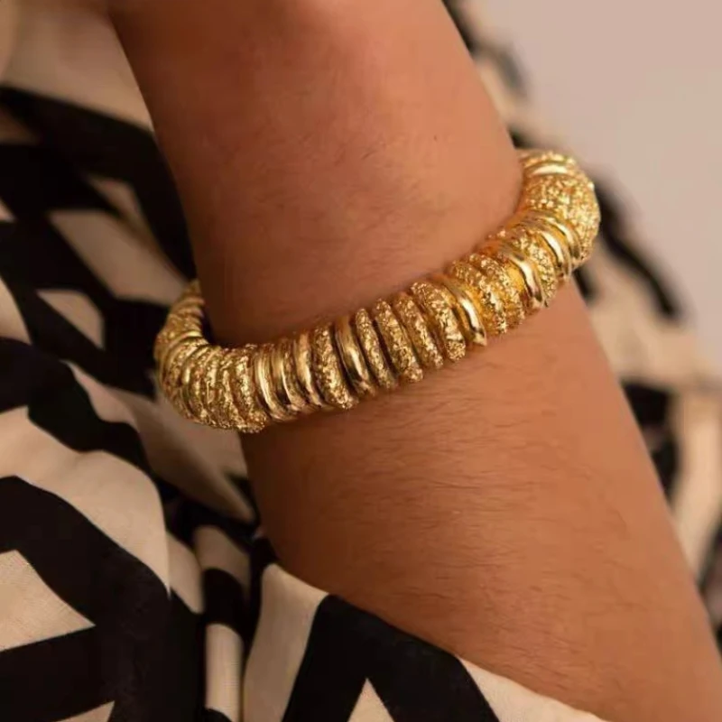 Trendy Jewelry Luxury Temperament Open Metallic Bracelets For Women Party Gifts European and American Design Accessories