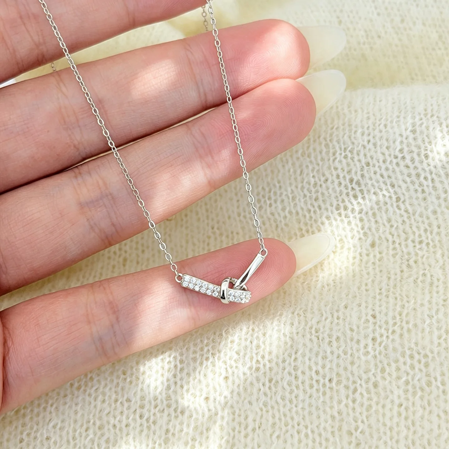  Simple Exquisite Interlocking Pendant Necklace For Woman Collarbone Chain Hypoallergenic Jewelry Accessory Gifts Colorfast