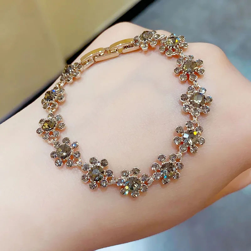 Personalized fashion summer petal zircon bracelet women's niche design sense exquisite jewelry I put versatile accessories