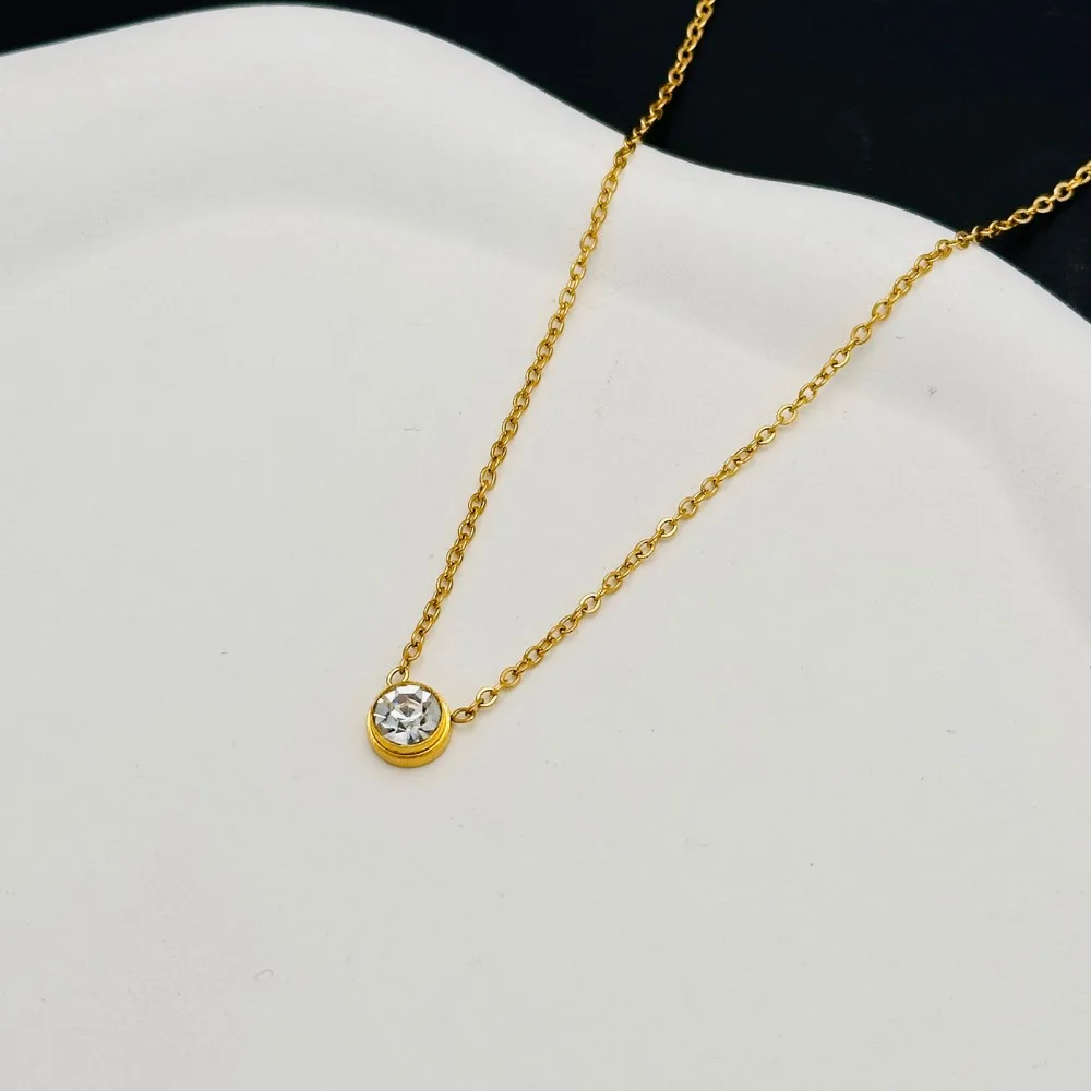 Charm Fashion Mini Crystal Steel Pendant Necklace for Women Classic Zircon Stainless Collarbone Chain Party Jewelry Accessory