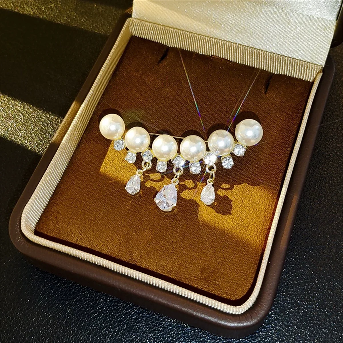1Pc Droplet Shaped Pendant Brooch Pin For Men And Women Creative Trend Pendant Magnificent Luxury Jewelry Accessories Party Gift