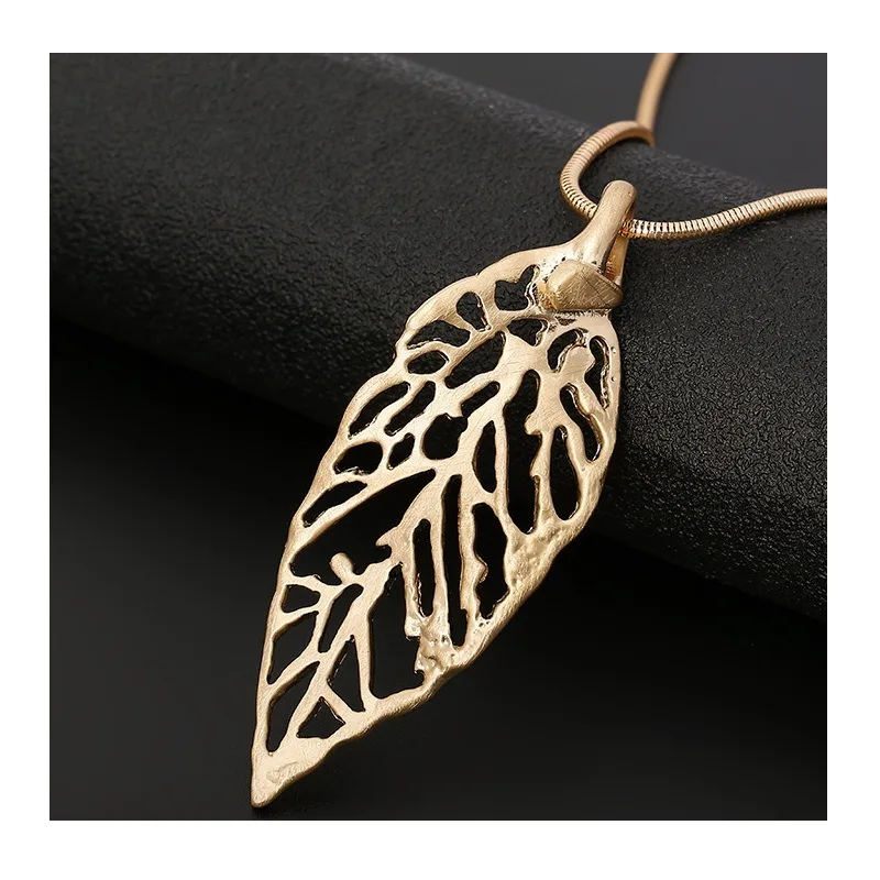

Foreign Trade New Women's Necklace Fashionable and Simple Versatile Leaf Long Sweater Chain Pendant