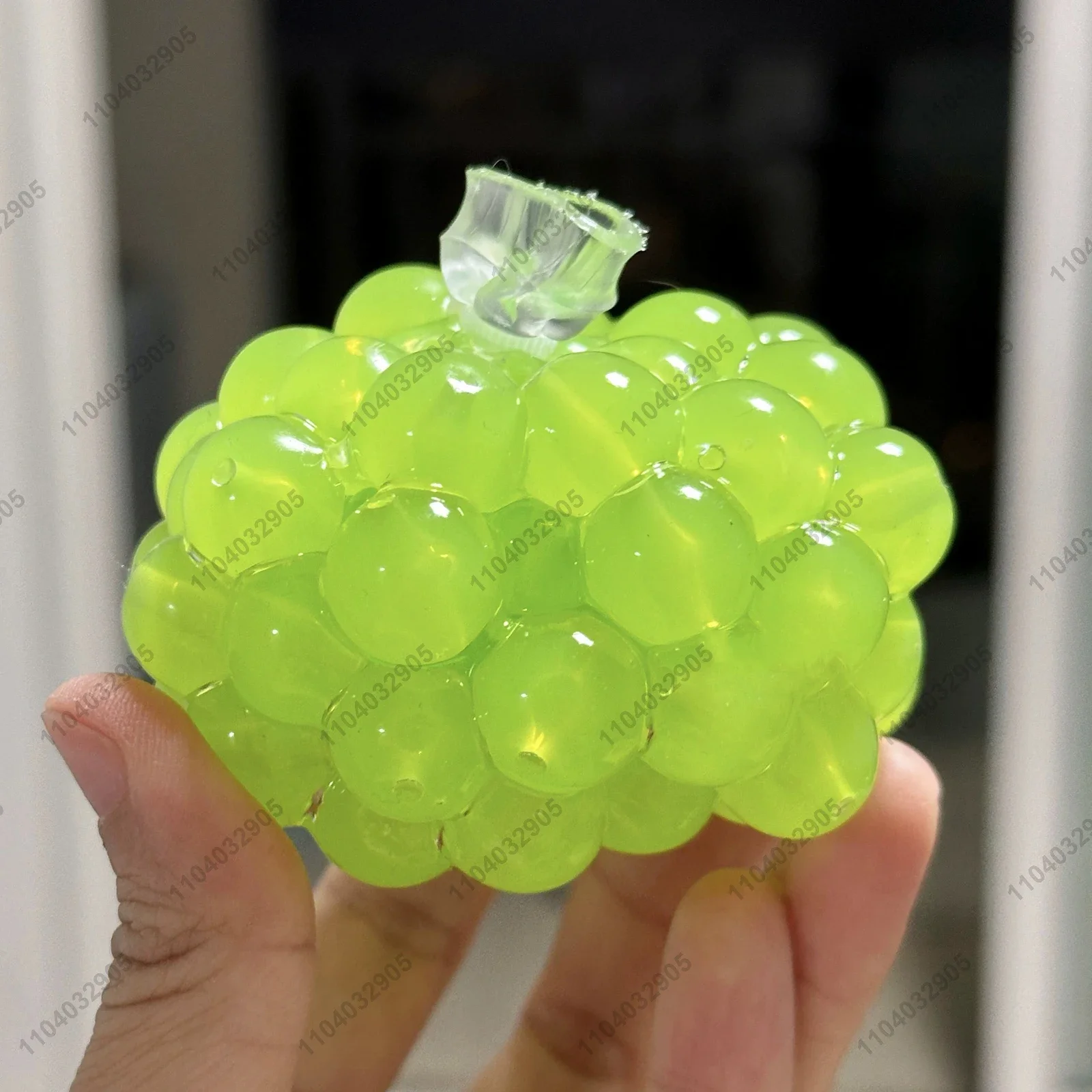 Green Grape Stone Squeaky Stress Ball Shapable Vacuum Jade Grave lSquishy Ball Squeeze Ball Stress Relieve Stress Hand Relax Toy