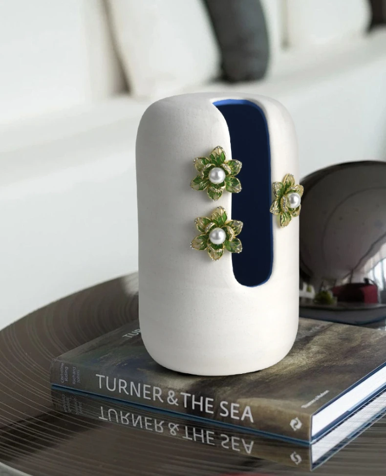 &c Minimalist Art Flower Vase High-end White Irregular Opening Ceramic Vase for Living Room Decor Flower Arrangement Home Decor