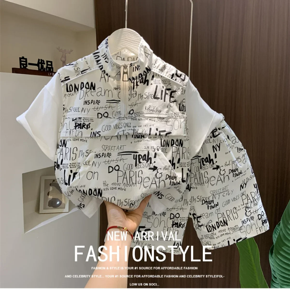 

Детская одежда, комплект из футболки и шорт с короткими рукавами для мальчиков и девочек, комплект летней одежды для мальчиков, новинка 2025, корейское издание