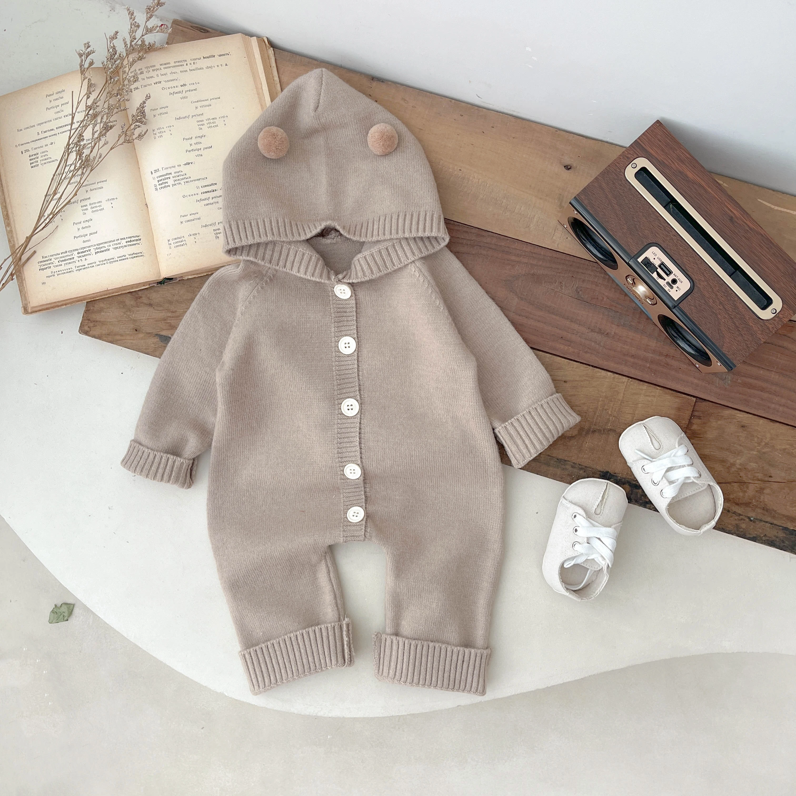 Winter And Autumn Newborn Baby Girls And Boys Baby Romper Bodysuits Solid Hooded Long-sleeved Cotton Korean Fashion Soft Casual