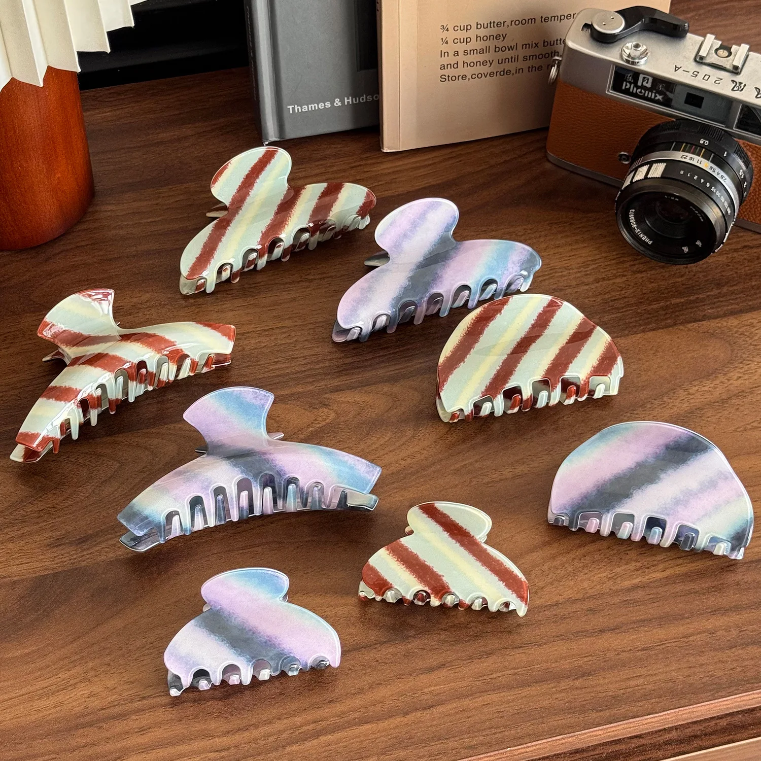 

Wholesale Korean New Fashion Colorful Stripe Hair Claw Simple Imitation Acetic Acid Large Shark Clip Hair Accessories