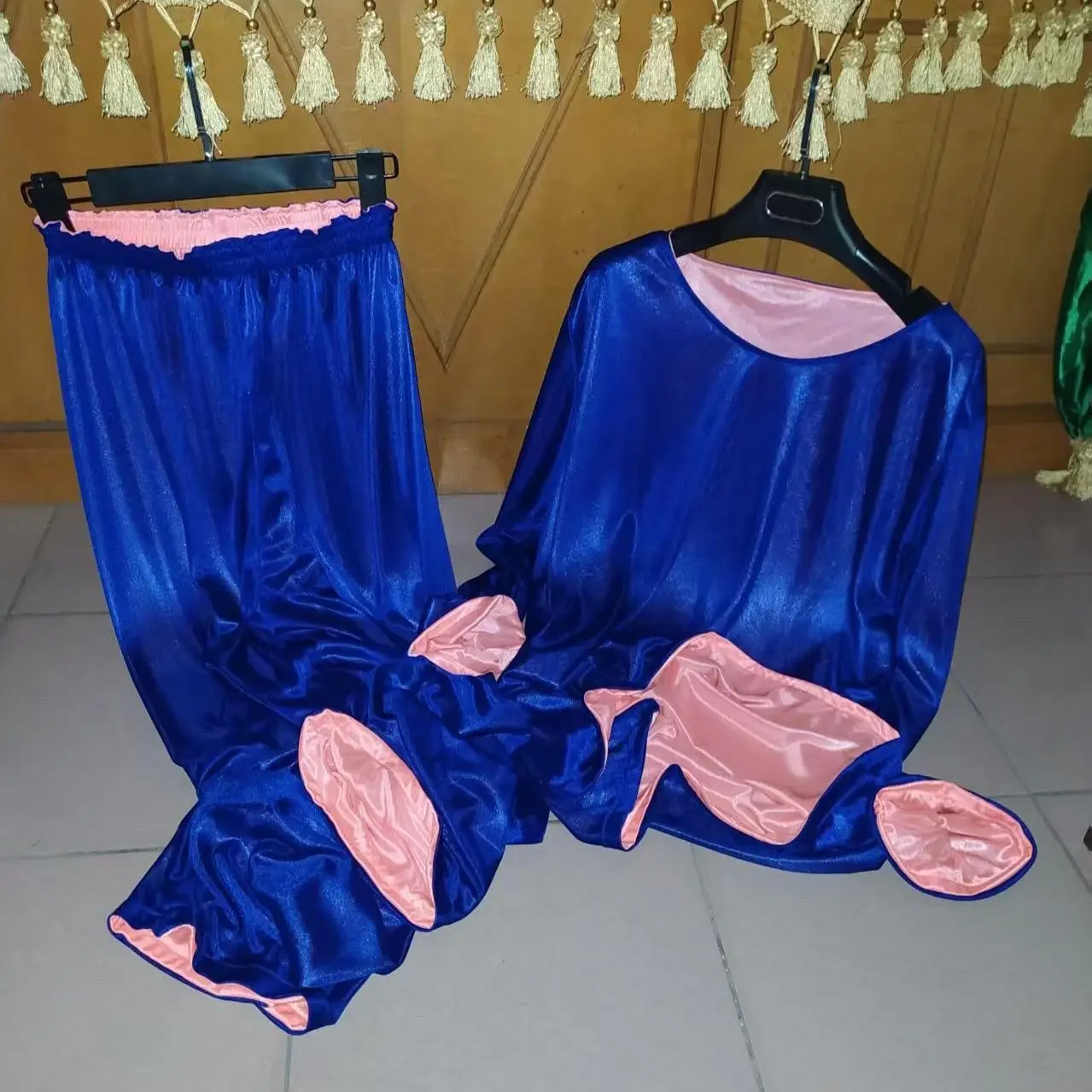 

Unisex Long Sleeve Satin Silk Ruffles Women 2 Pieces Set Glossy Sleeping Plus Size Top Pants