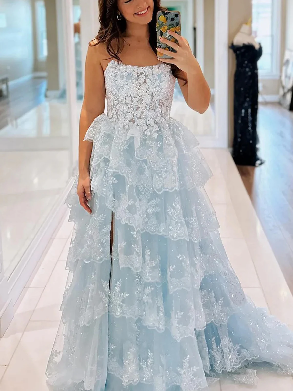 فساتين حفلة موسيقية رائعة باللون الأزرق الفاتح مزينة بالدانتيل بدون حمالات بدون ظهر فساتين حفلات حمراء لحفلات العودة للوطن للفتيات
