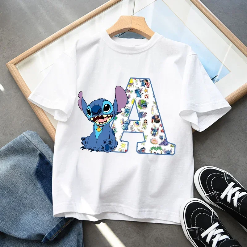 

Летняя детская футболка с короткими рукавами и буквенным принтом Disney Stitch для мальчиков и девочек, пуловер, повседневный топ, подарки на день рождения, 2025