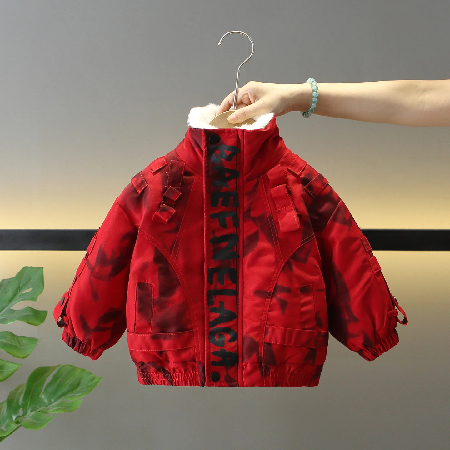 

Thiened Fce Winter Jaet for Boys Sli Warm Cotton Clothes Youth Faionable Winter Outfit Waterproof Zipper Closure