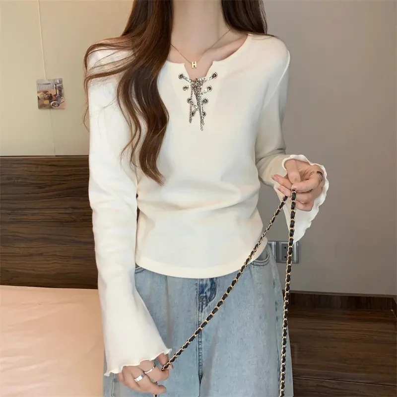 Mode chaîne à lacets t-shirts femmes coréen Chic col en V manches évasées haut décontracté Y2K femme Harajuku Streetwear mince t-shirts courts