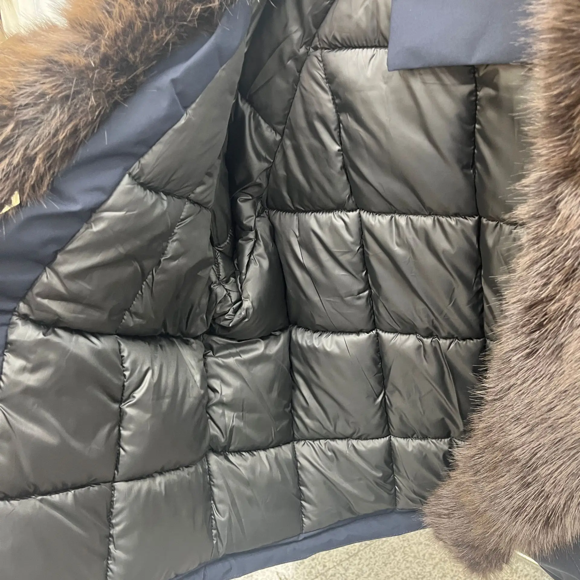 النمط الأوروبي صديقة للبيئة كبيرة الثعلب الفراء طوق سترة قطن قصيرة للنساء الكورية Ins معطف سترة فضفاض غير رسمي الخريف الشتاء