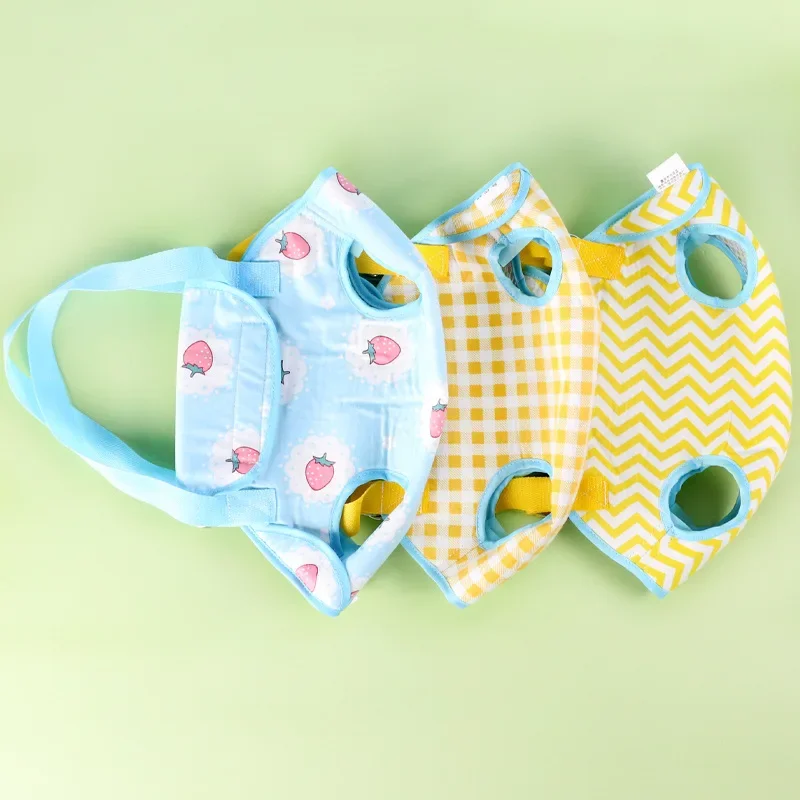 แบบพกพาสุนัขขนาดเล็ก Cat Carrier กระเป๋าสะพายข้างแฮนด์ฟรีสายคล้องไหล่สัมผัสการออกแบบหัวสี่รูขาสําหรับออกไปน้ําหนักเบา