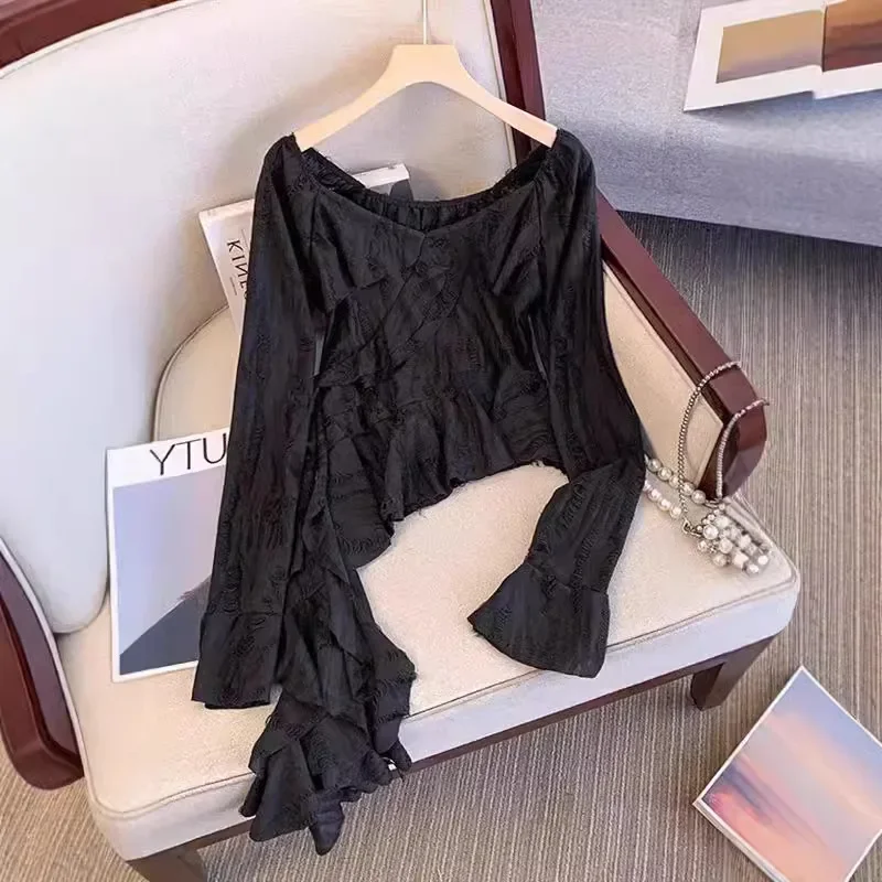 Y2k قميص نسائي مرقع بكشكشة على شكل حرف v بلوزات جديدة لربيع وخريف 2025 بأكمام طويلة بلوزات ضيقة