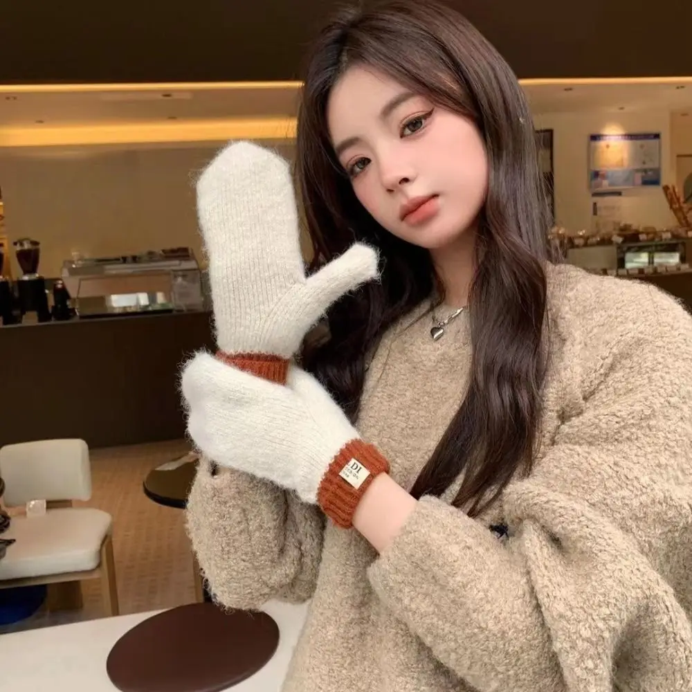 Guantes de invierno a la moda para mantener el calor, guantes tejidos elásticos de Color sólido para mujer, guantes suaves y sencillos con dedos completos para niñas