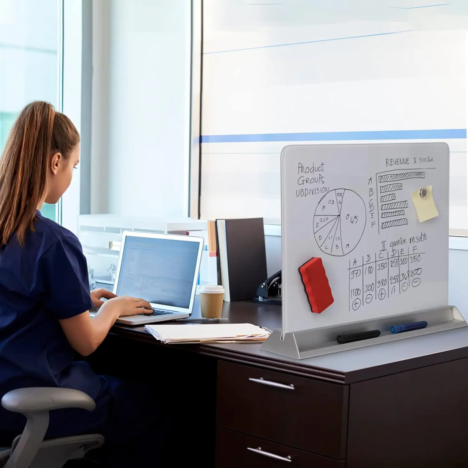 Innovart-自立型ガラスデスクトップ、磁気乾式消去ボード、両面ホワイトボード、デスクトップパネル、23 "x 17"