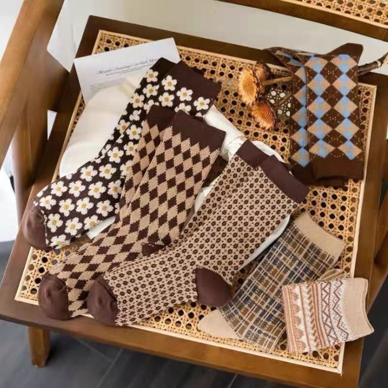  6 pairs Spring Autumn New Vintage Fashionab Versatile Middle Socks Multi colored Casual Comfortable Women Long Socks 