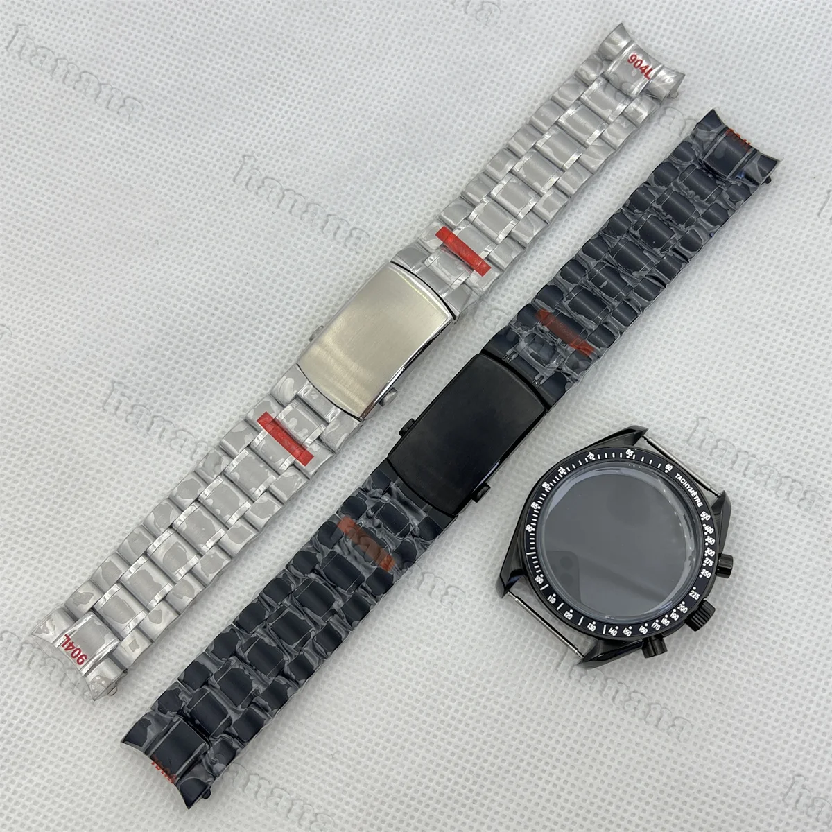 20mm stainless steel bracelet in silver and black is suitable for a 40mm quartz watch case