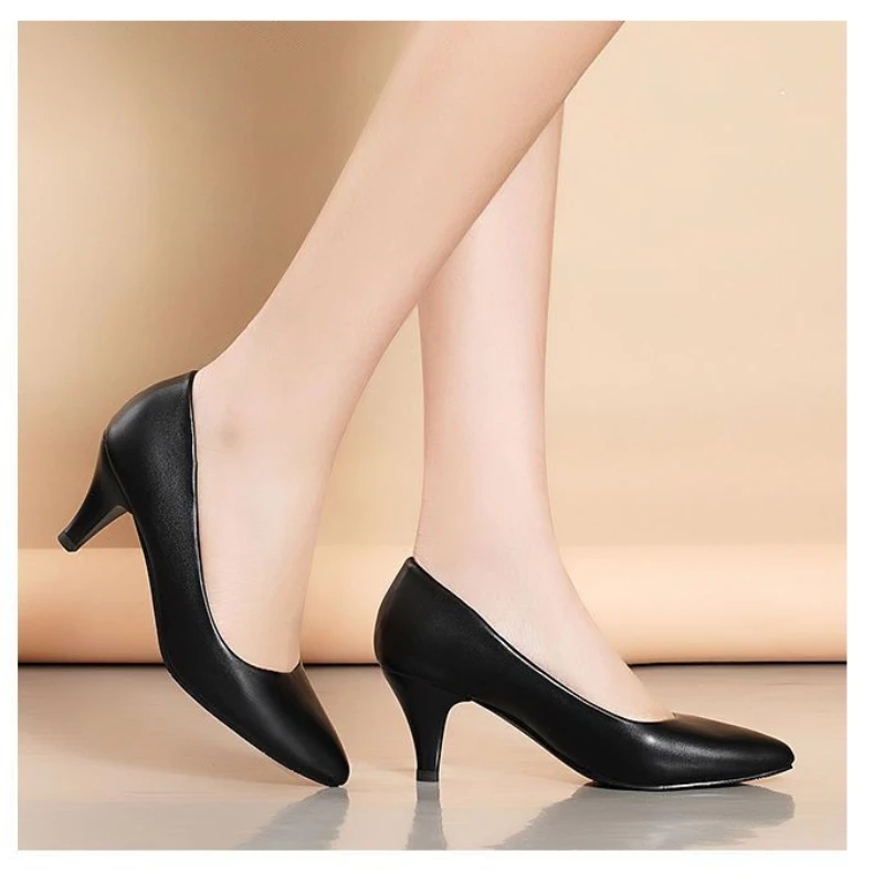 Women Soft Leather High Heels 2023 Summer New Black Pointed Toe Mid Heel Ladies Shoes Chunky Heel Dress Office Work Women Pumps