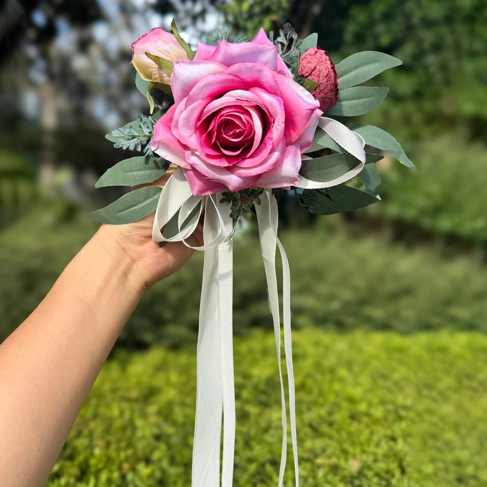 Weiße Rosen Rustikale Hochzeitsauto-Dekoration, Mit Künstlichen Eukalyptusblättern und Elfenbeinfarbenem Satinband, für Hochzeitsstuhl-Dekoration – Detail 5