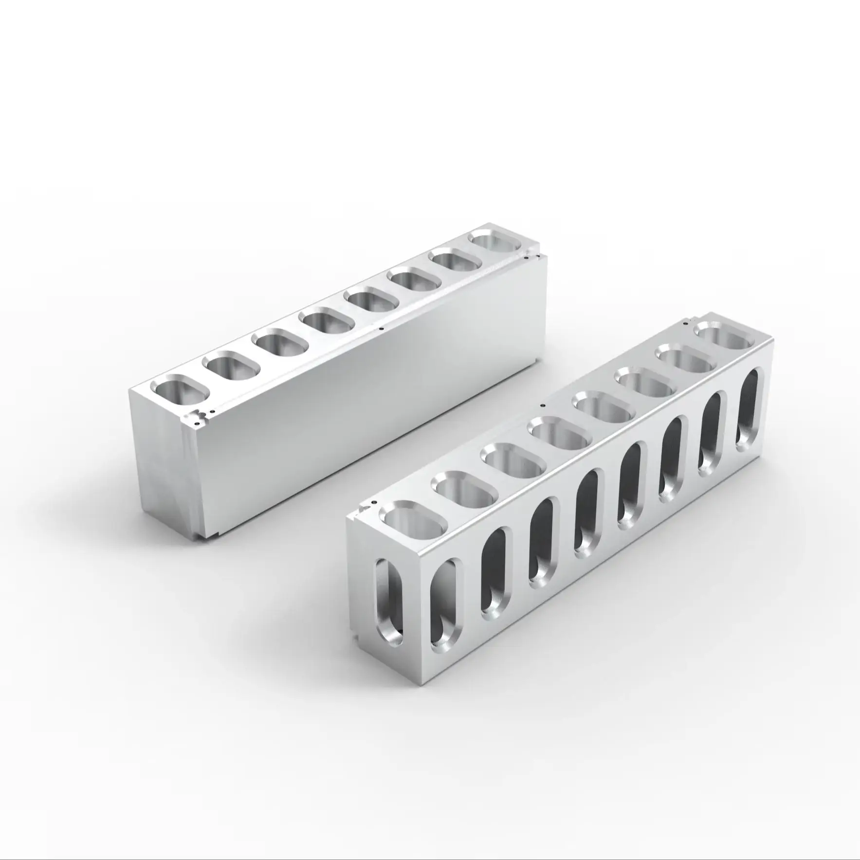 Qing Feng-Aluminum block precision CNC machined amplifier heatsink, 320mm long, 90mm high, 60mm thick.