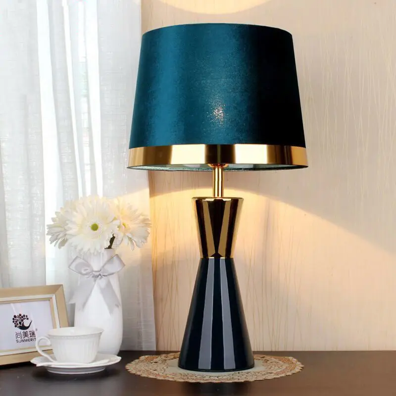 

Light luxury post-modern American desk lamp bedroom decoration bedside lamp European retro personality