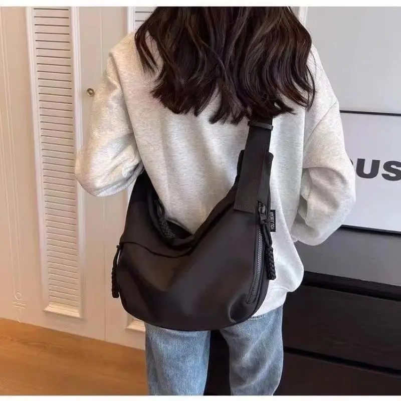 Nylon Crescent Crossbody Bag Adjustable Strap Large Capacity For Daily Use Travel Casual Zipper Bags Single Shoulder Totes Bag
