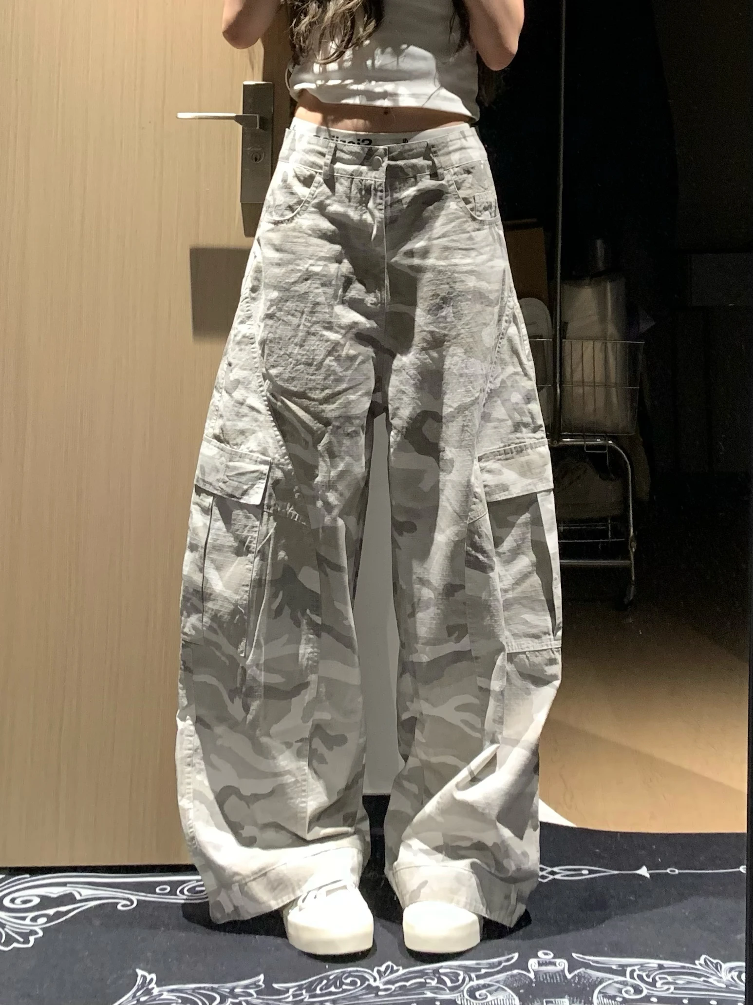 

Cleanfit American High Street Vintage Camouflage Knife Loose Straight Leg Wide Leg Floor Length Trousers ex