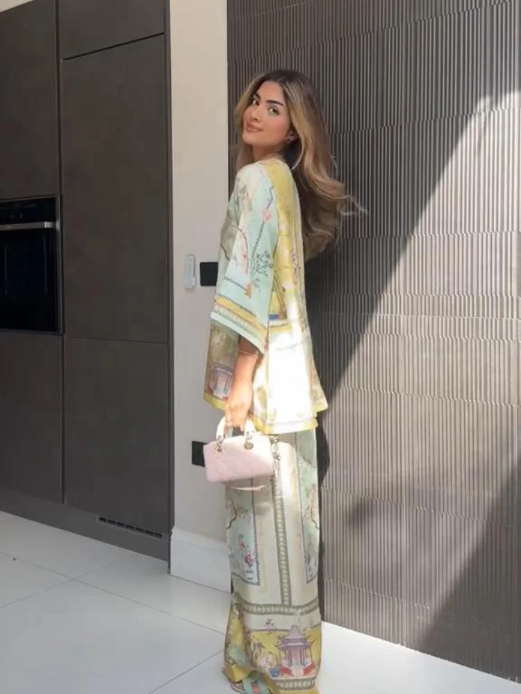 Set Celana Panjang Gambar Cetak Wanita Mode Kemeja Lengan Panjang Leher V Chic Setelan Celana Panjang Kaki Lebar Longgar Set 2 Potong Wanita Musim Panas