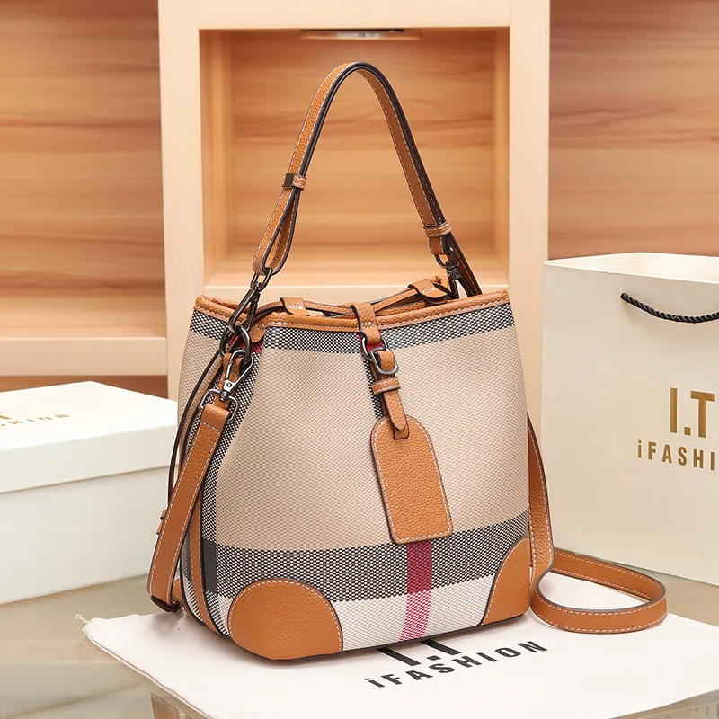 

​2025 Women's Premium Bucket Bag Large Capacity Adjustable Strap Crossbody Shoulder Purse Eco-Friendly PU Leather Vintage Plaid​