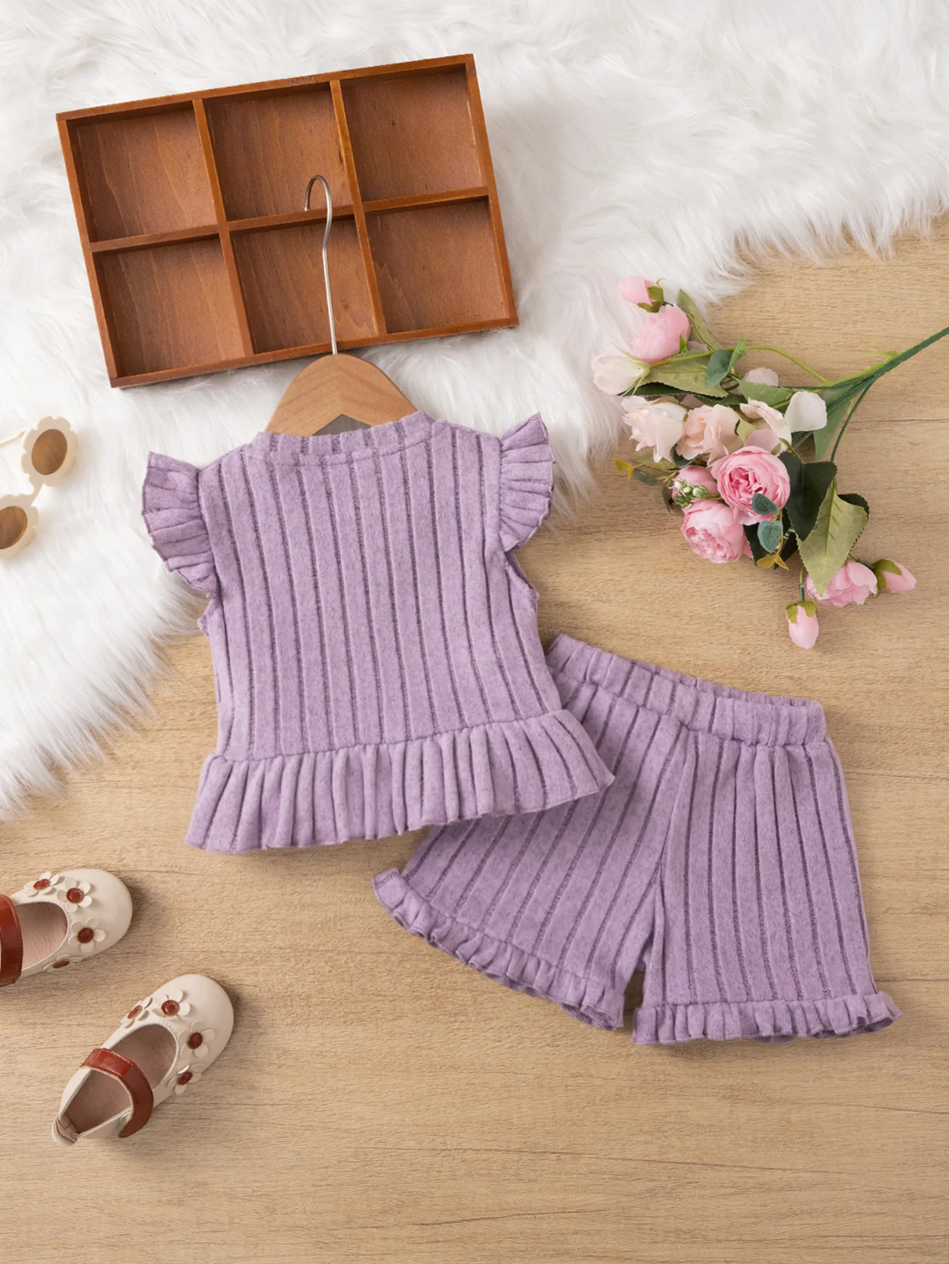 Girls Summer Knitted Outfit with Flower Print Cap-Sleeves Top And Ruffle Shorts Ages 3-8 Floral Print Cute Children's Ensemble